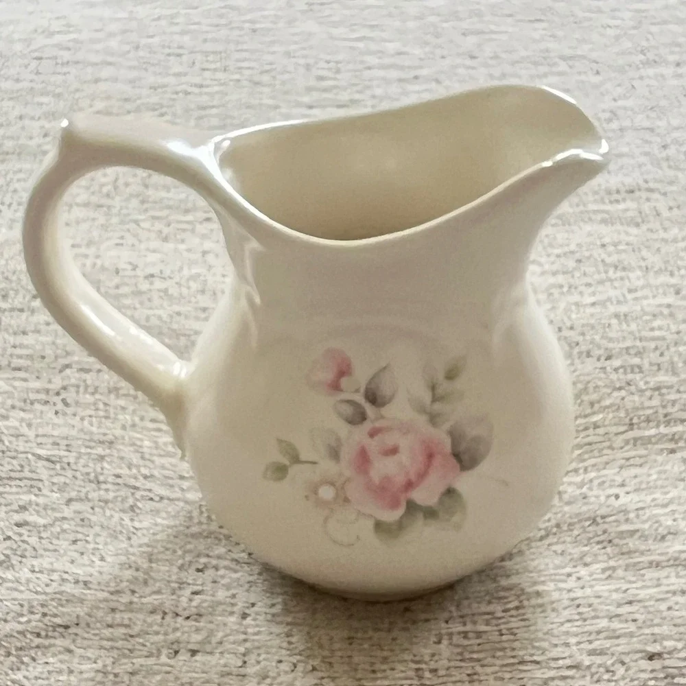 Pfaltzgraff Tea Rose‎ Creamer Pitcher Vintage USA Stoneware Pink Floral